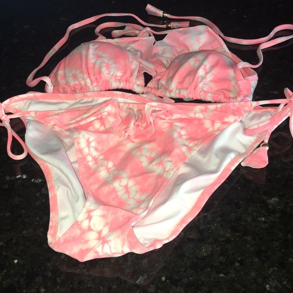 Victoria Secret Bikini - Picture 1 of 3